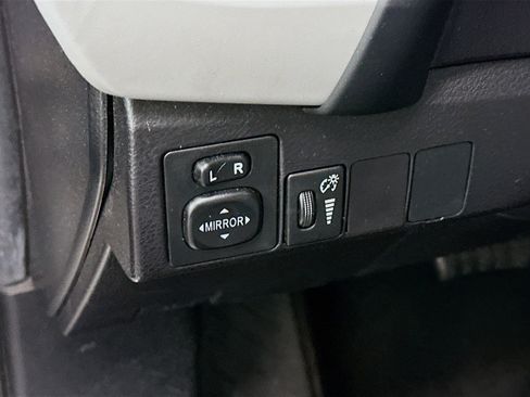 Used 2019 Toyota Corolla LE image 17