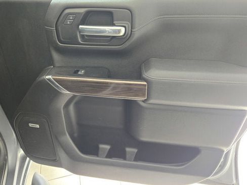 Used 2019 Chevrolet Silverado 1500 LT Trail Boss image 3