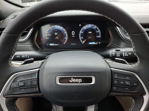 Certified 2023 Jeep Grand Cherokee Limited image 19