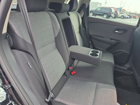 Used 2023 Nissan Rogue SV image 10