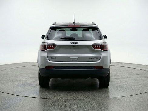 Used 2025 Jeep Compass Trailhawk image 7