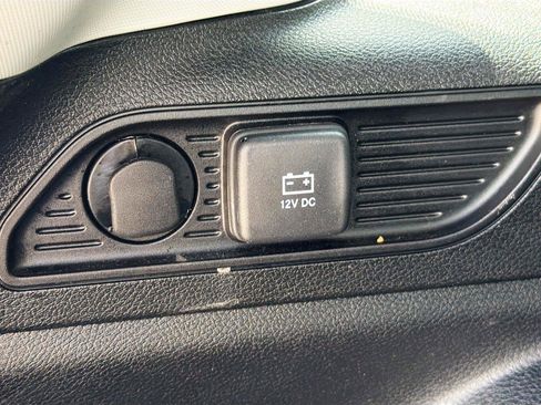 Used 2023 Jeep Grand Cherokee Laredo AWD/4WD image 14