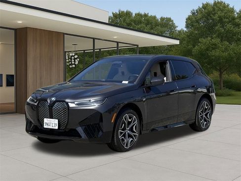 Used 2025 BMW iX xDrive50 image 2