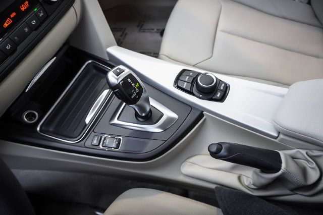 Used 2014 BMW 320i Sedan RWD image 15