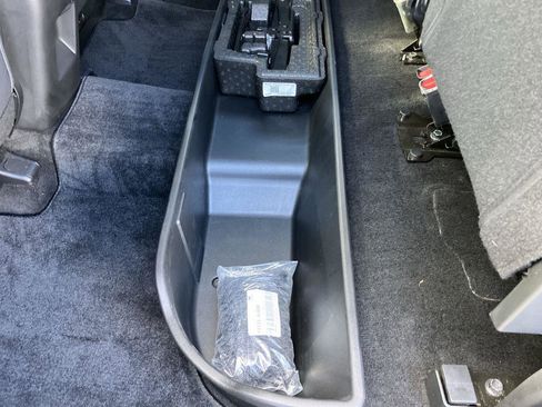 Used 2023 Hyundai Santa Cruz SEL Premium image 25