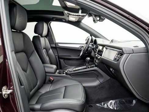Certified 2023 Porsche Macan Turbo image 25