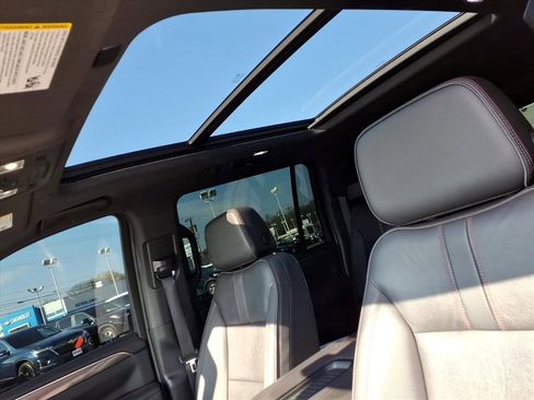 Certified 2022 Chevrolet Suburban RST w/ Sport Performance Package image 11