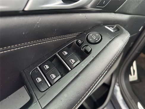 Used 2019 BMW X5 xDrive50i w/ M Sport Package AWD/4WD image 16