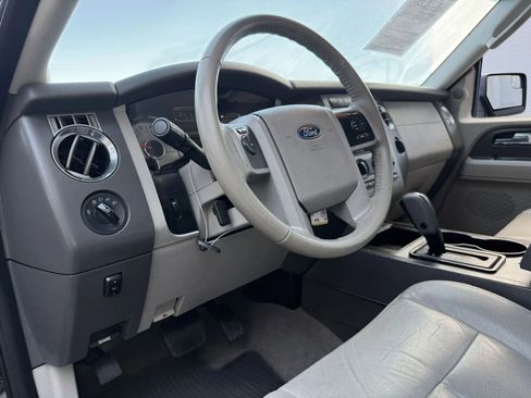 Used 2013 Ford Expedition XLT image 17