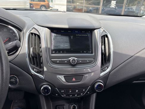 Used 2019 Chevrolet Cruze LT w/ LT True North Edition FWD image 20