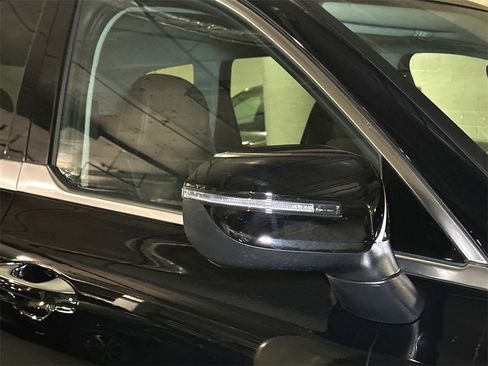 New 2025 Kia Telluride S image 10