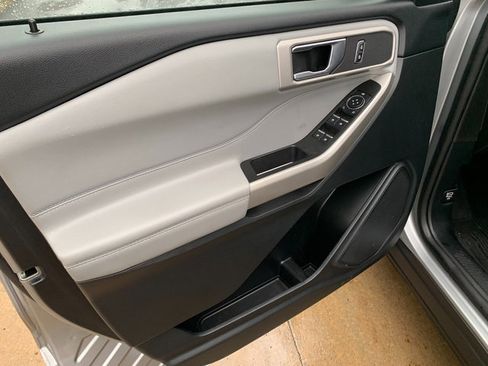 Used 2022 Ford Explorer XLT w/ Equipment Group 202A image 24