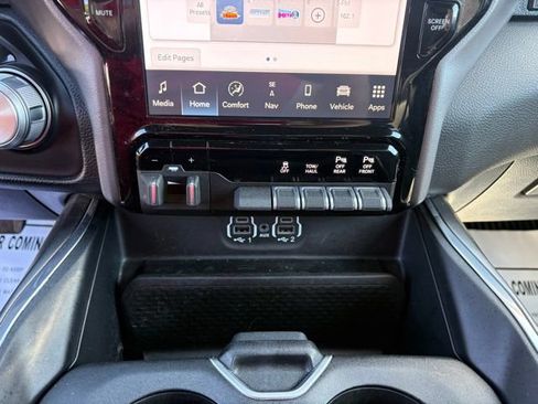 Used 2023 RAM 1500 Laramie AWD/4WD image 19