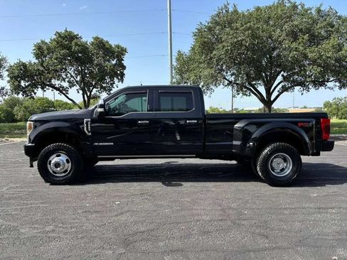Used 2017 Ford F350 Lariat w/ Lariat Value Package AWD/4WD image 4