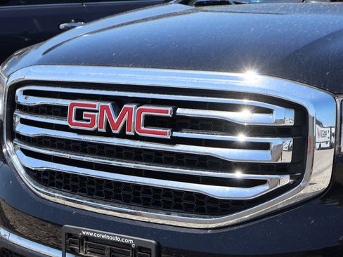 Used 2019 GMC Acadia SLE FWD image 2