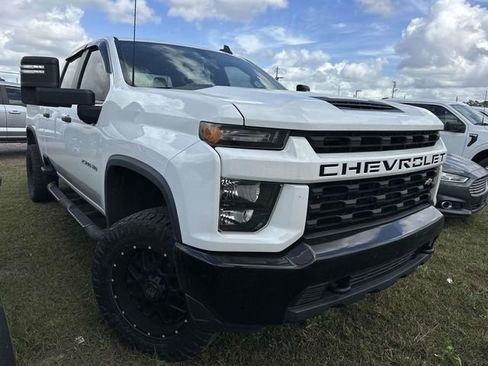Used 2020 Chevrolet Silverado 2500 Custom w/ Custom Value Package image 9