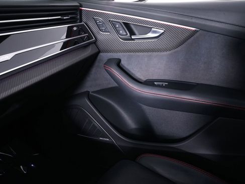 Used 2023 Audi RS Q8 4.0T image 6