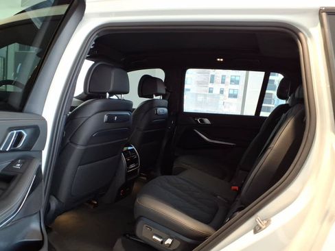 Used 2026 BMW X7 xDrive40i w/ M Sport Package AWD/4WD image 17