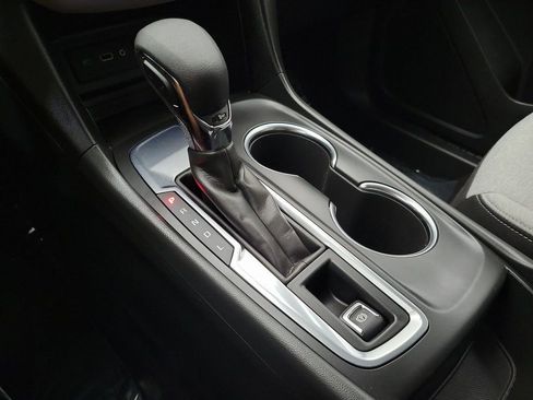 Used 2023 Chevrolet Equinox LS image 15