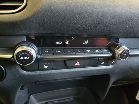 New 2025 MAZDA CX-30 Carbon image 23