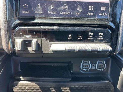 Used 2023 RAM 1500 Big Horn AWD/4WD image 40