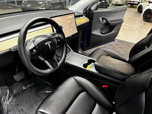 Used 2022 Tesla Model Y Long Range image 29
