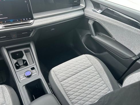 Certified 2025 Volkswagen Tiguan S FWD image 11