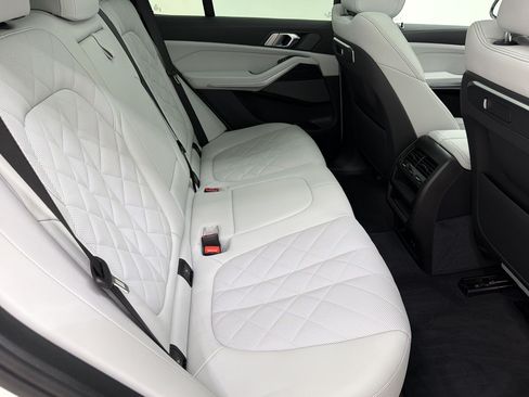 Used 2024 BMW X5 xDrive40i w/ M Sport Package AWD/4WD image 29