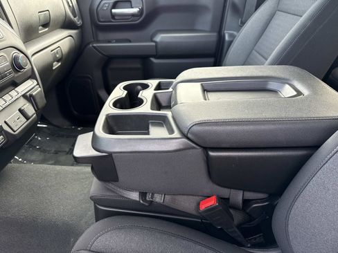 Used 2023 Chevrolet Silverado 1500 Custom image 13