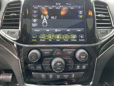 Used 2022 Jeep Grand Cherokee Limited AWD/4WD image 18