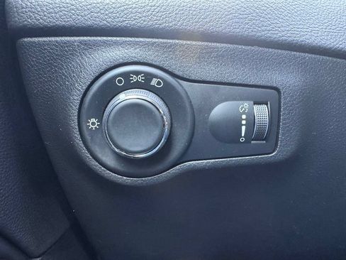 Used 2018 Jeep Compass Sport AWD/4WD image 30
