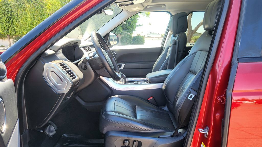 Used 2019 Land Rover Range Rover Sport HSE AWD/4WD image 29