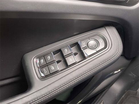 Used 2025 Porsche Macan GTS image 36
