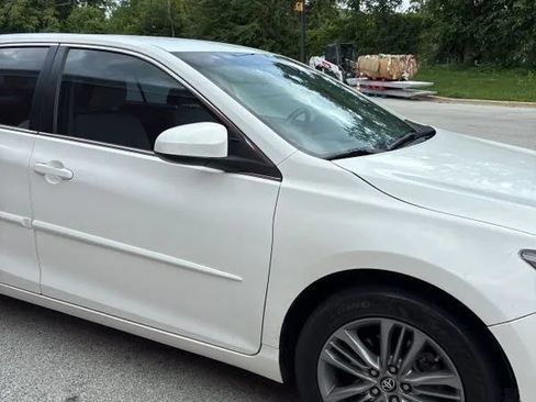 Used 2017 Toyota Camry SE FWD image 13