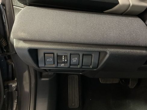 Used 2023 Subaru Outback Premium AWD/4WD image 28