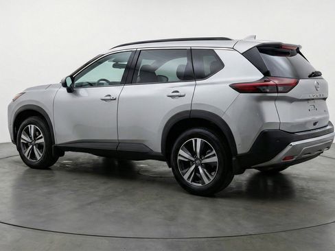 Used 2025 Nissan Rogue SV image 6