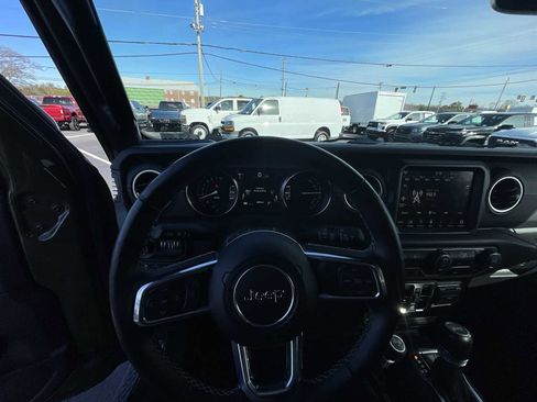 Used 2022 Jeep Wrangler Unlimited Sahara w/ Cold Weather Group image 10