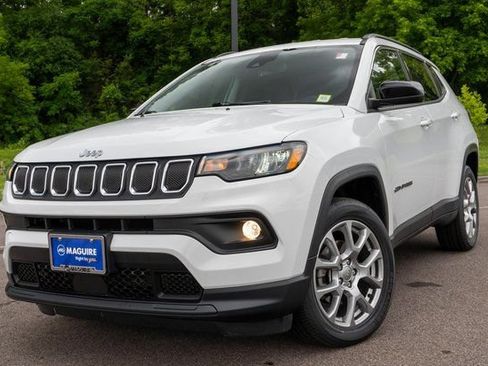 Used 2022 Jeep Compass Latitude AWD/4WD image 1