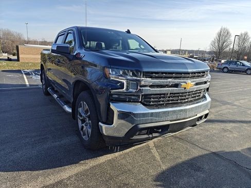 Used 2022 Chevrolet Silverado 1500 LT image 3