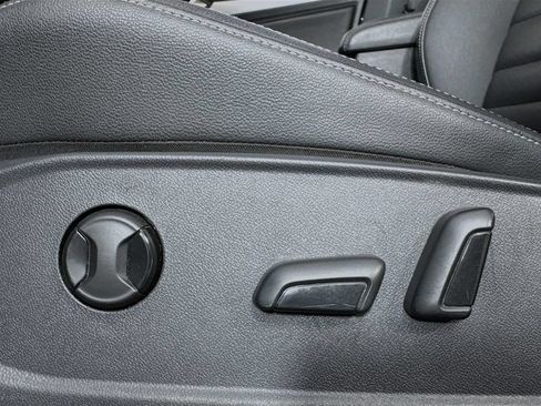 Used 2021 Volkswagen Jetta SE FWD image 14