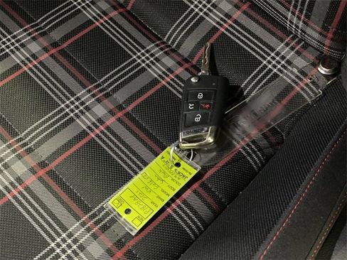 Used 2021 Volkswagen GTI S image 19