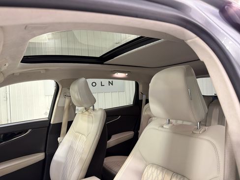 Used 2022 Lincoln Nautilus Black Label w/ Class II Trailer Tow Package image 10