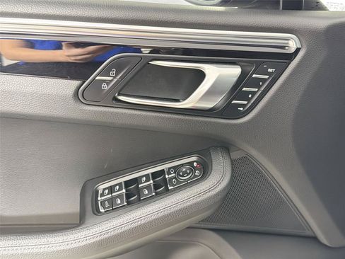 Certified 2021 Porsche Macan S AWD/4WD image 31