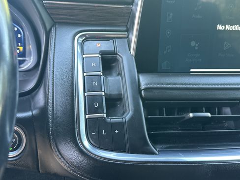 Used 2023 Chevrolet Suburban LT image 31