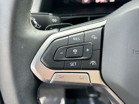 Used 2024 Volkswagen Atlas Cross Sport SE w/ Panoramic Sunroof Package FWD image 30