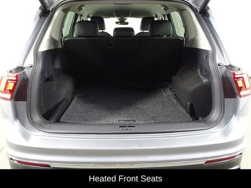 Used 2024 Volkswagen Tiguan SE image 11