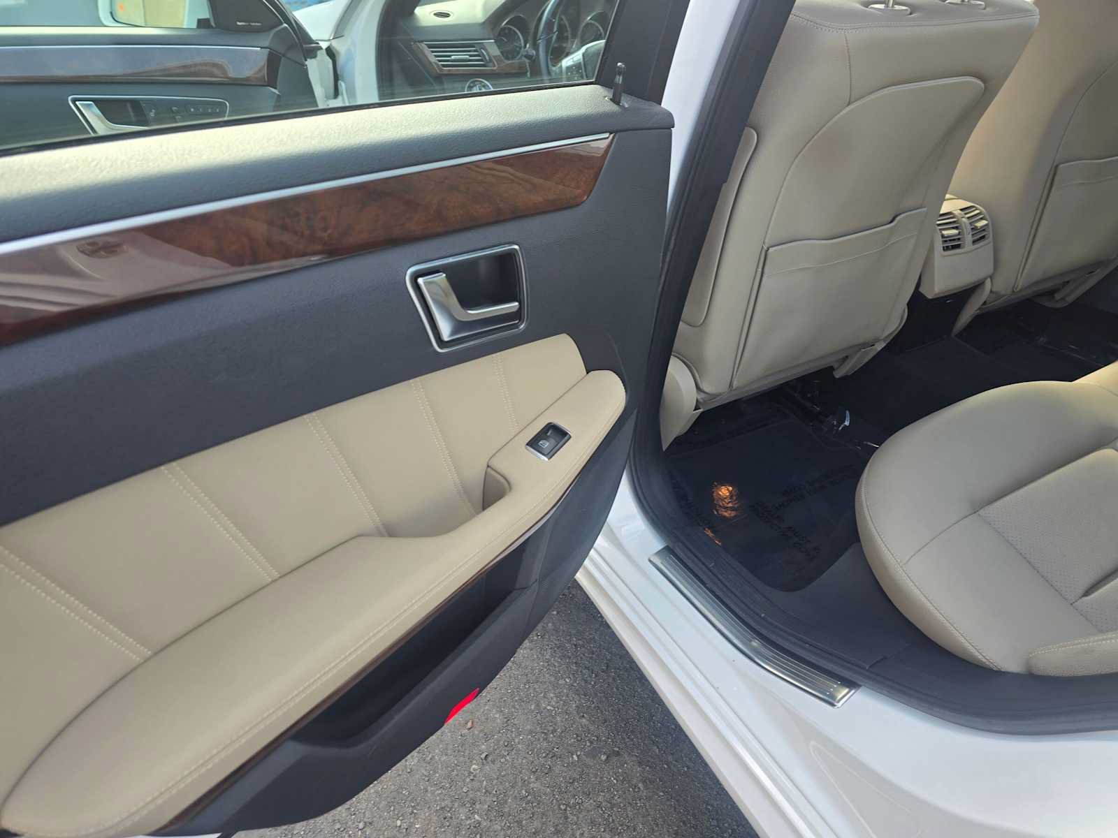 Used 2013 Mercedes-Benz E 350 Sedan image 15