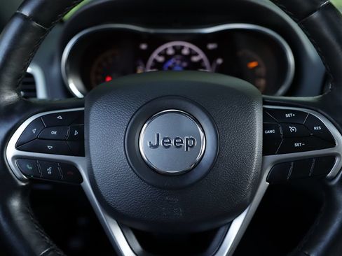 Used 2019 Jeep Grand Cherokee Limited AWD/4WD image 10