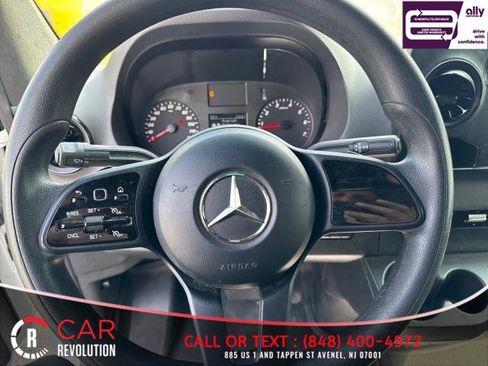 Used 2023 Mercedes-Benz Sprinter 2500 image 16