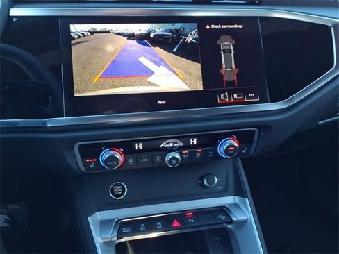 New 2025 Audi Q3 2.0T Premium image 14